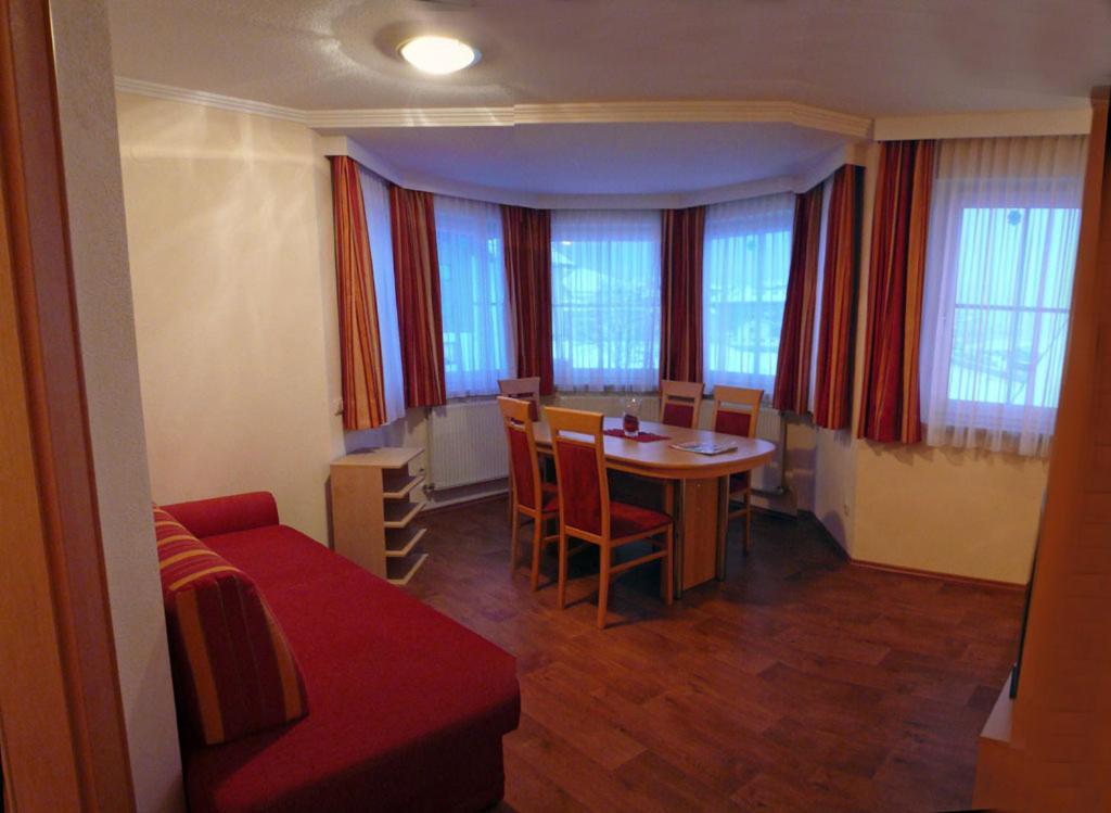 Hotel Germania Ischgl Rum bild