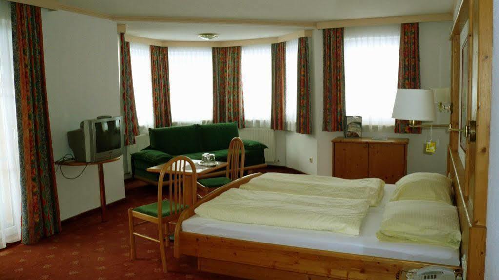 Hotel Germania Ischgl Exteriör bild