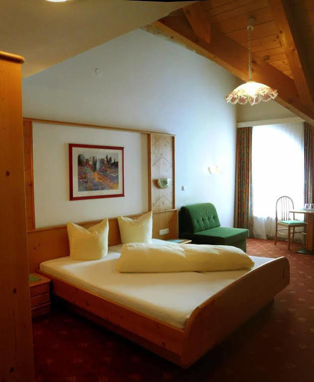 Hotel Germania Ischgl Exteriör bild