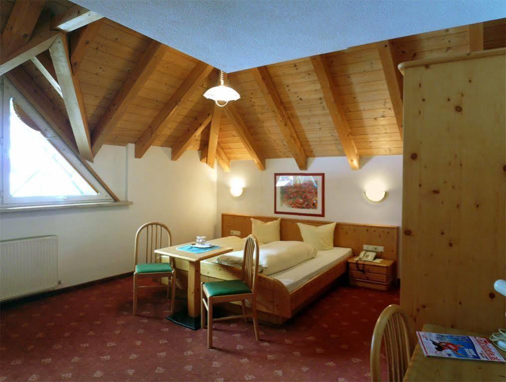 Hotel Germania Ischgl Exteriör bild